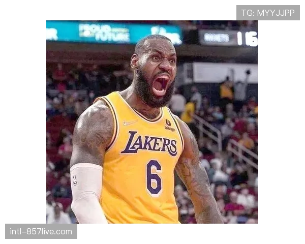 观点：随着詹姆斯年龄增长，湖人队的战术发起方式正经历怎样缓慢而必然的转变？